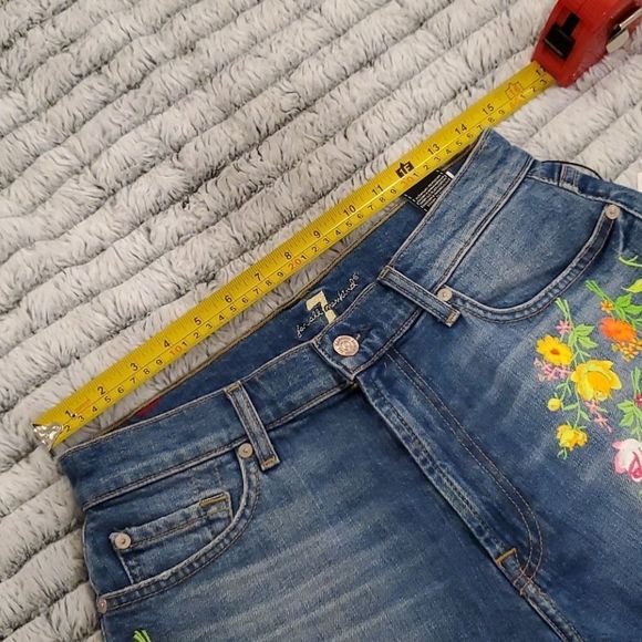 7 for all mankind Hi-Waist Embroidered cutoffs - Picture 13 of 15